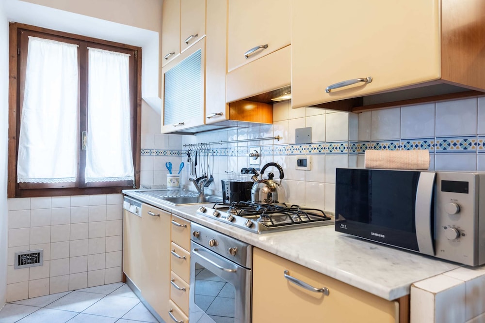 Heart of Florence Pitti 2 Bed-apartment