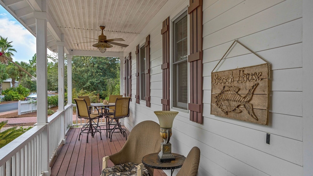 Charming Beach Cottage, 2 Pools and Tennis Access + Free Attraction Tickets!