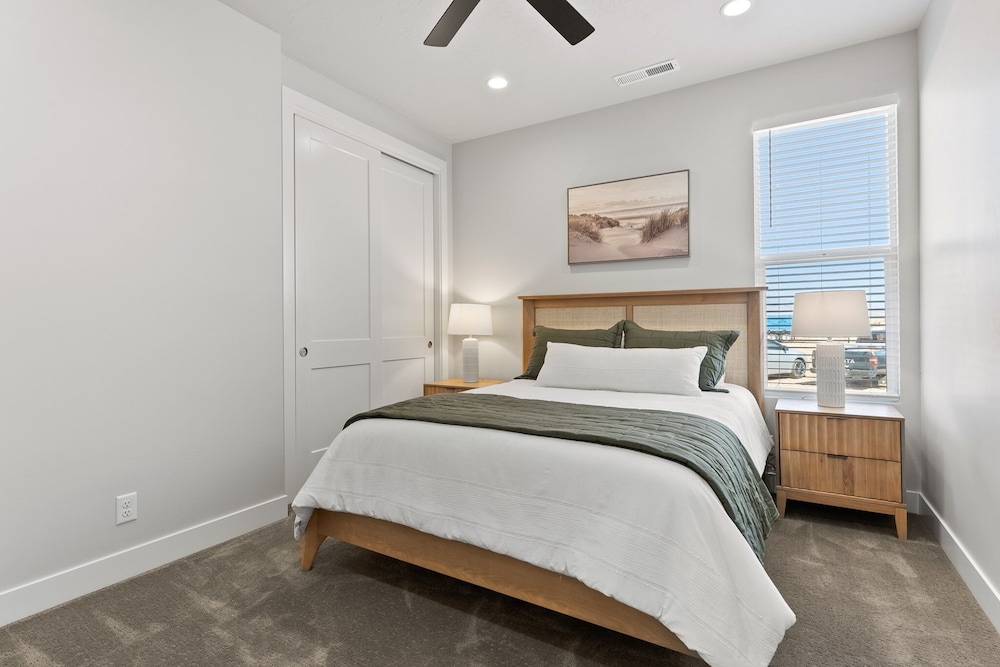 Red Desert Oasis 5 Bedroom Home