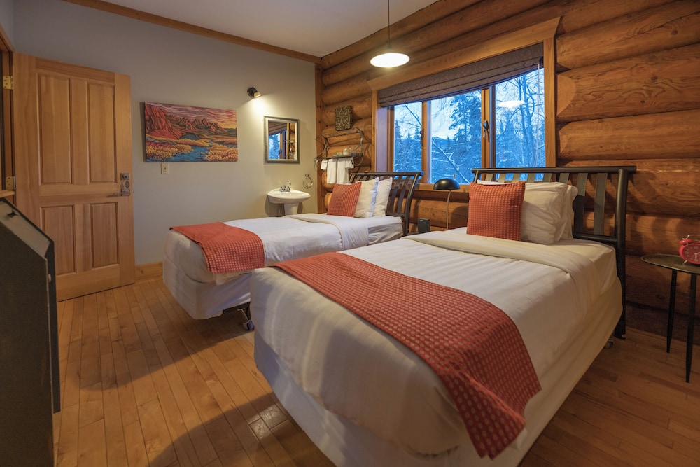 Inn On The Lake