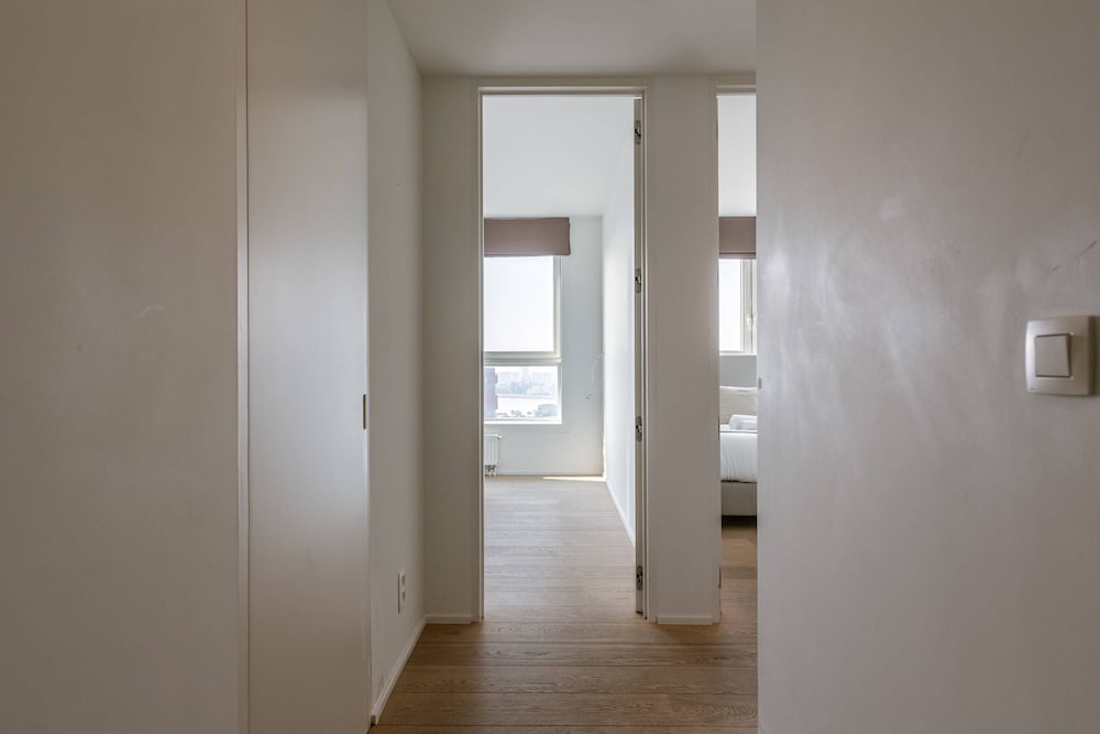 Modern Antwerp Apartment With City Views 2 Bedrooms