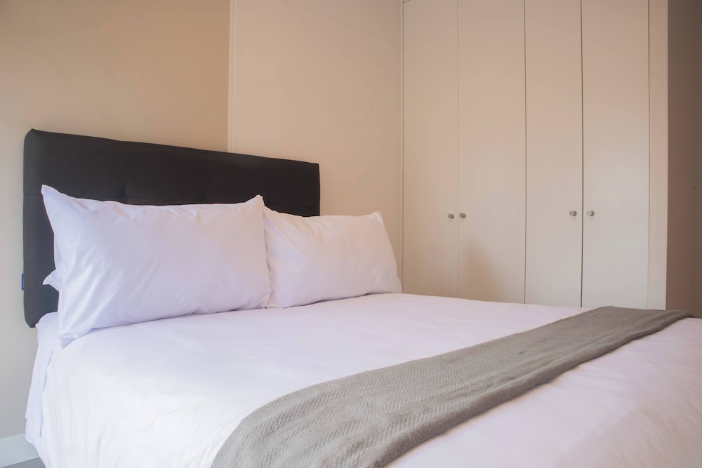 w Cozy 2BR w Balcony in Miraflores