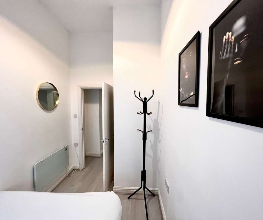 Liverpool Modern Irwell Stay