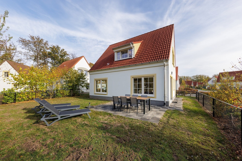 Scenic Villa Retreat With Pets