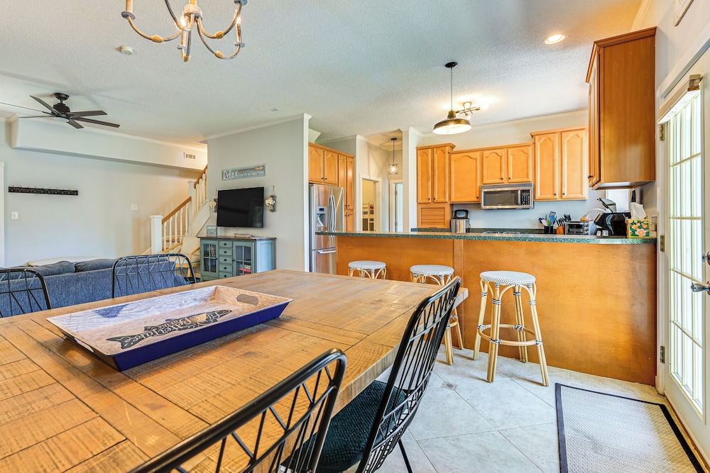Pet-friendly Home on Lake Gaston w/ Furnished Deck view 4