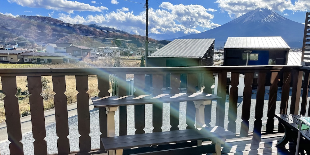 Lodge Orange Cabin