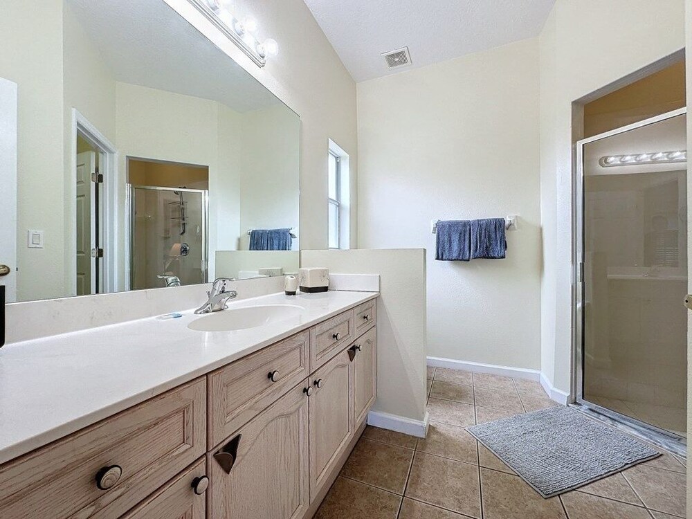 Walk To Silver Spurs Rodeo And Heritage Park 4 Bedroom Home