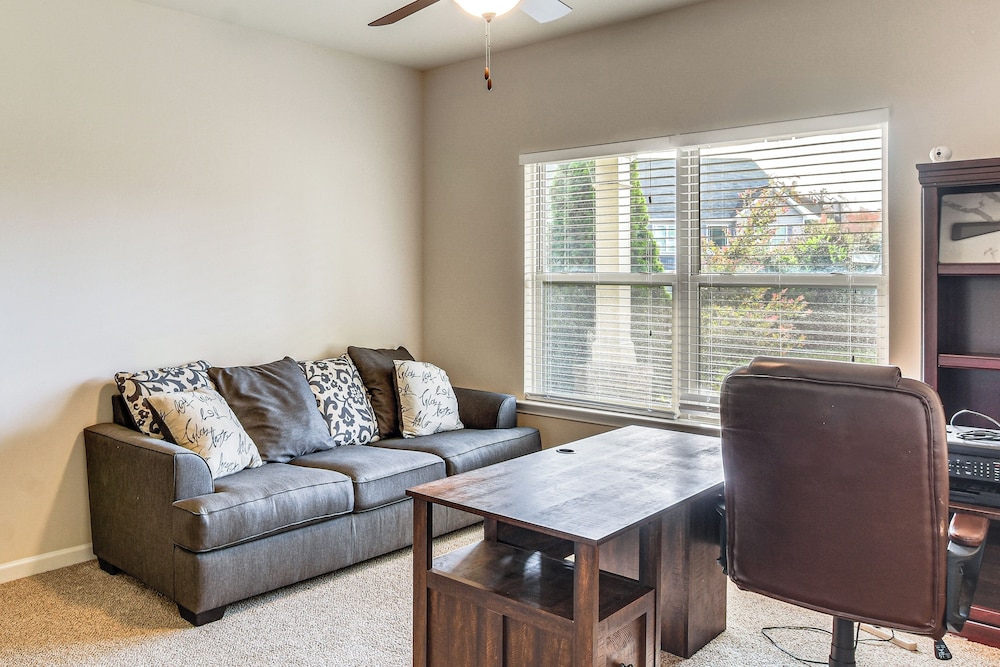 Golf & Hike: Family Home 11 Mi to Fort Bragg!