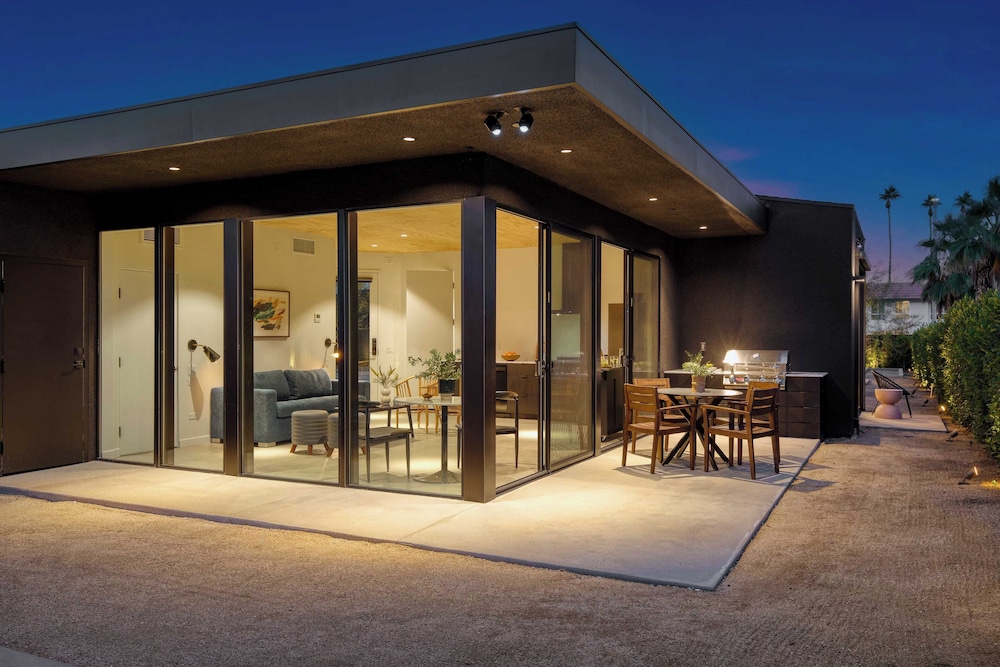 Blackhaus B : 4 Bedroom Suite by Avantstay 4-rooms