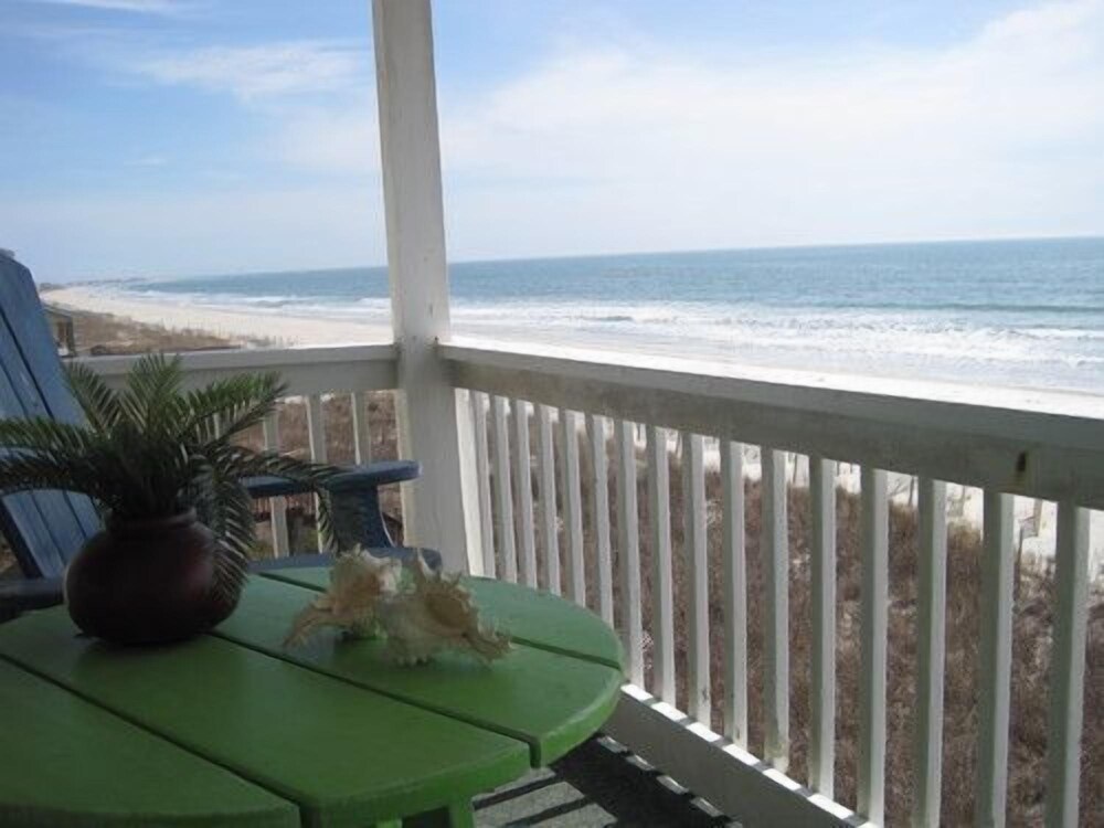 Next 2 Paradise-203 2 Bedroom Condo by RedAwning - Property Image 11