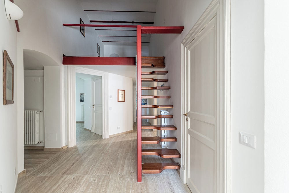 Central City Apartment by Wonderful Italy
