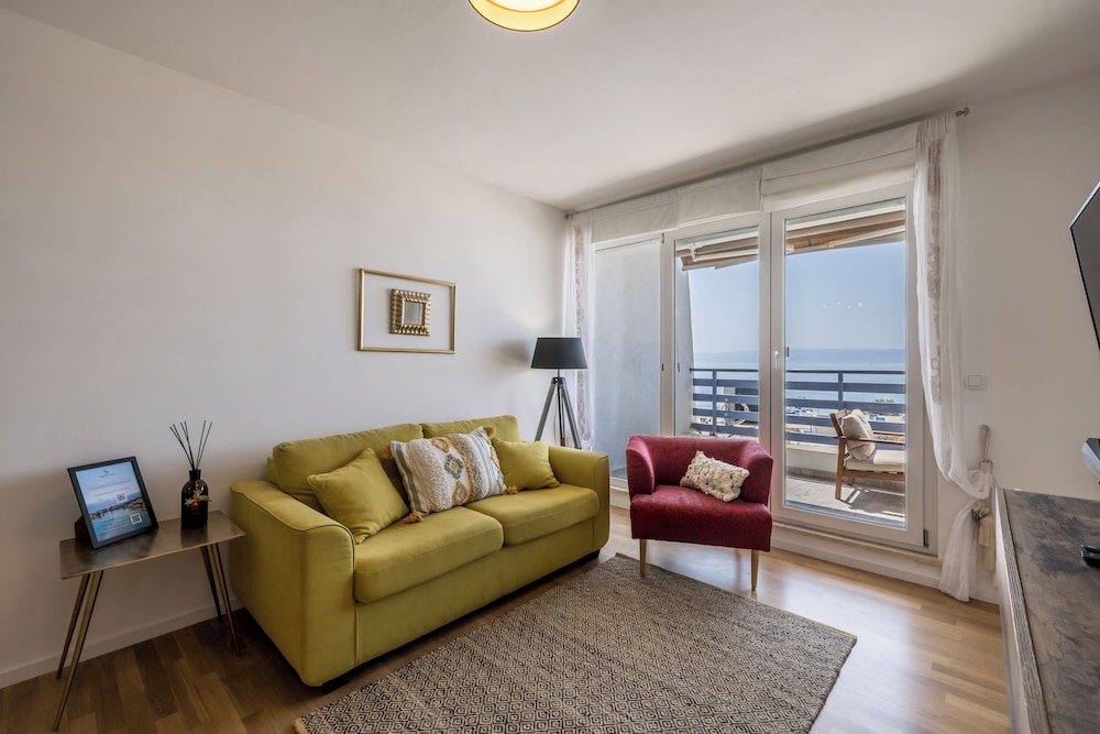 Beachaholic M&G, Luxury Seaside Suites On Znjan photo 4
