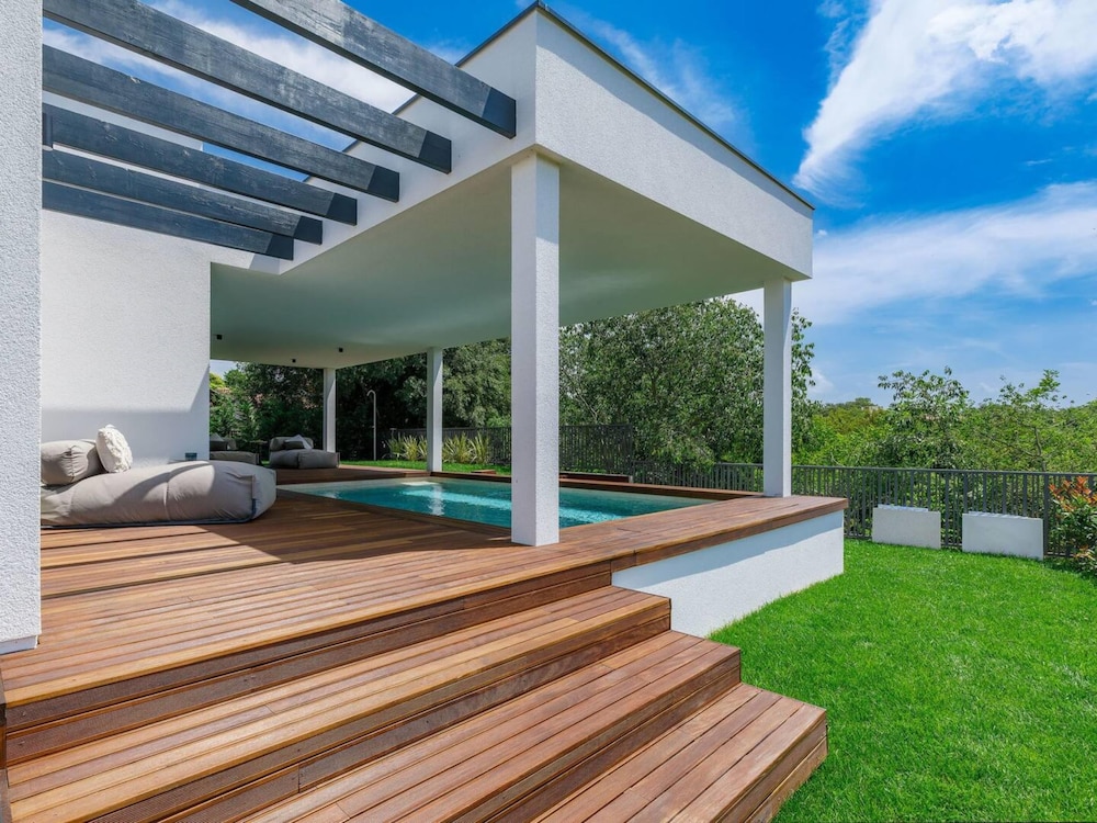 Holiday House with Pool Casa Lavanda