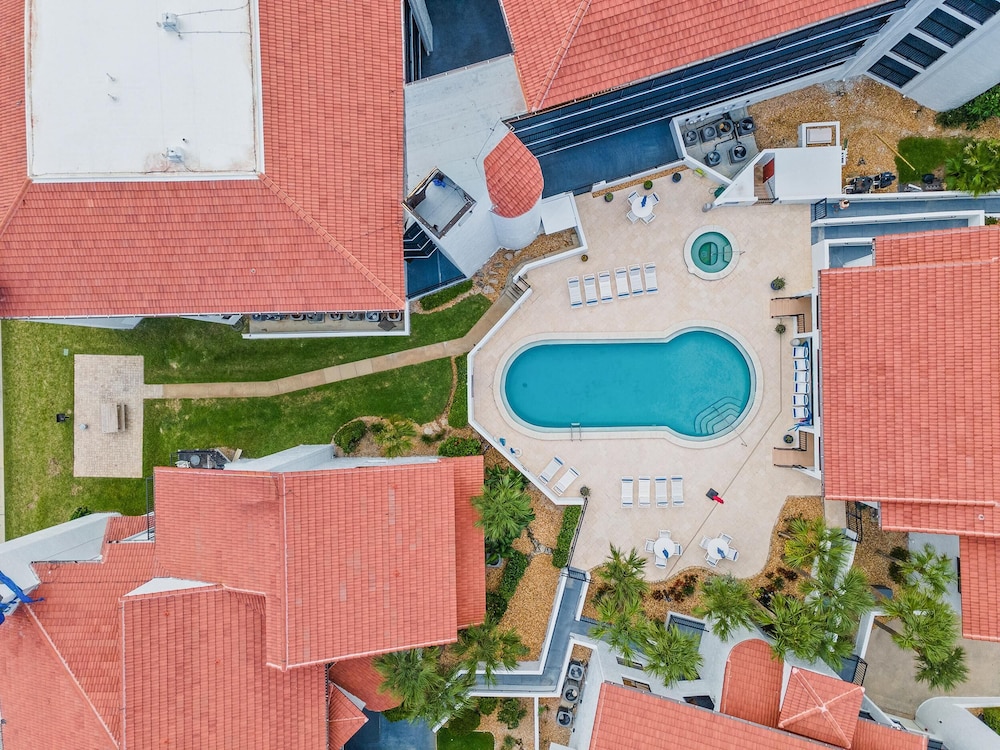Las Brisas 502