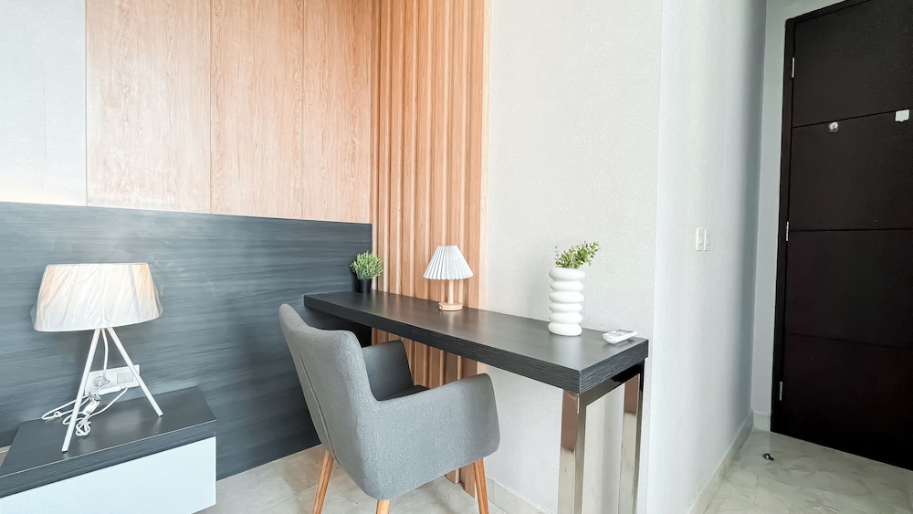 Exclusive And Homey 1Br Four Winds Apartment