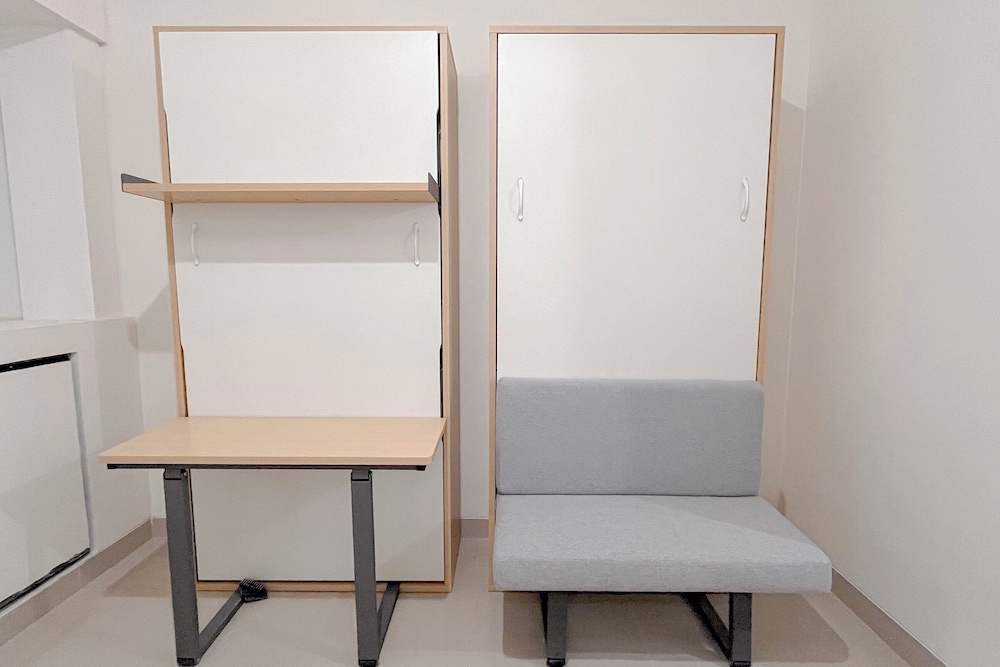 White Style Studio (No Kitchen) Apartment Bandaraya - Tallasa City Makassar
