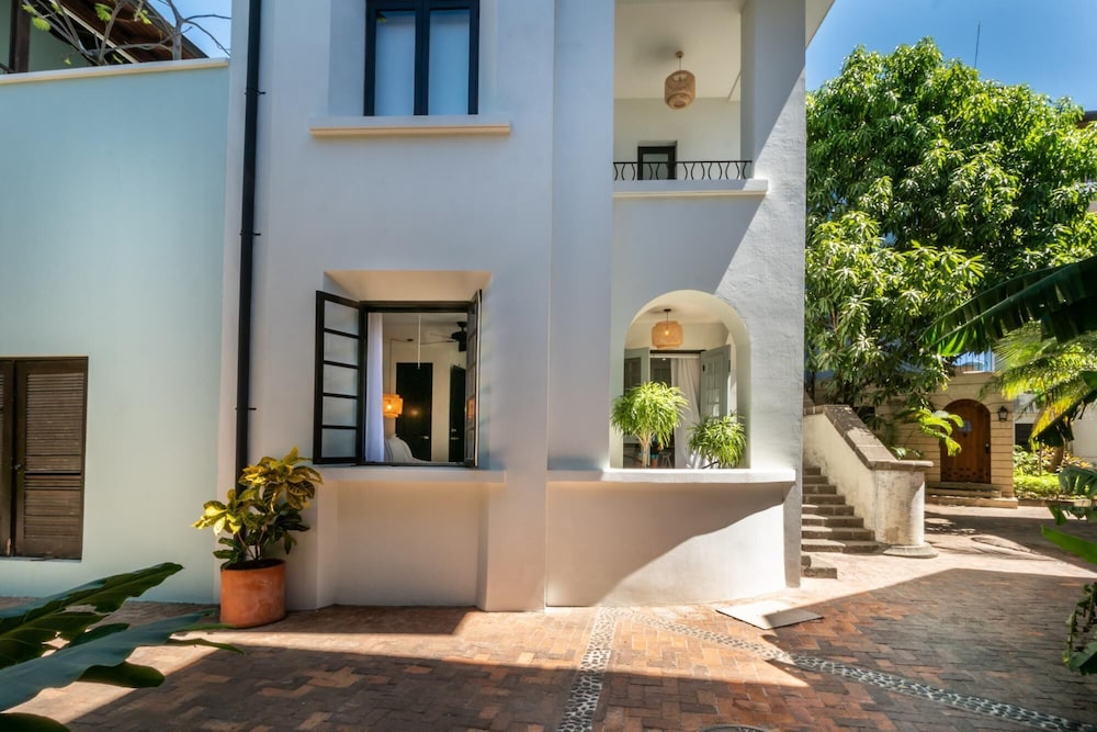 Las Catalinas - 2 BR Condo Just Steps to the Beach - Casa el Chante