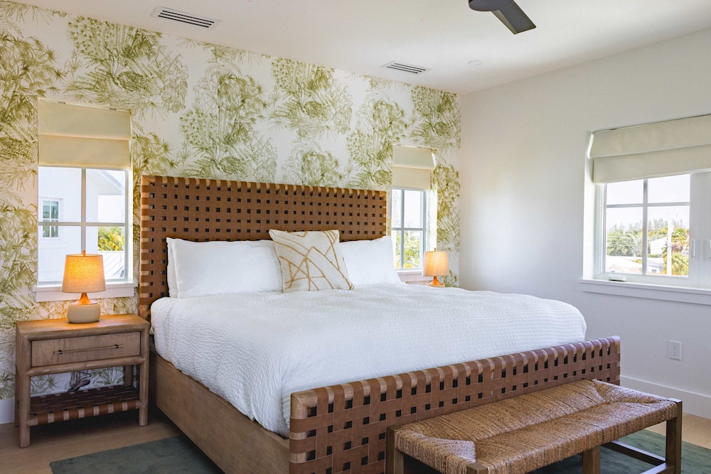 Brand New The Greenmoor House With Pool