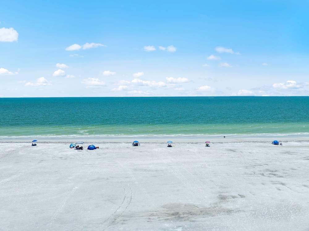 Estero Beach Tennis 1004c Direct Gulf Water Views