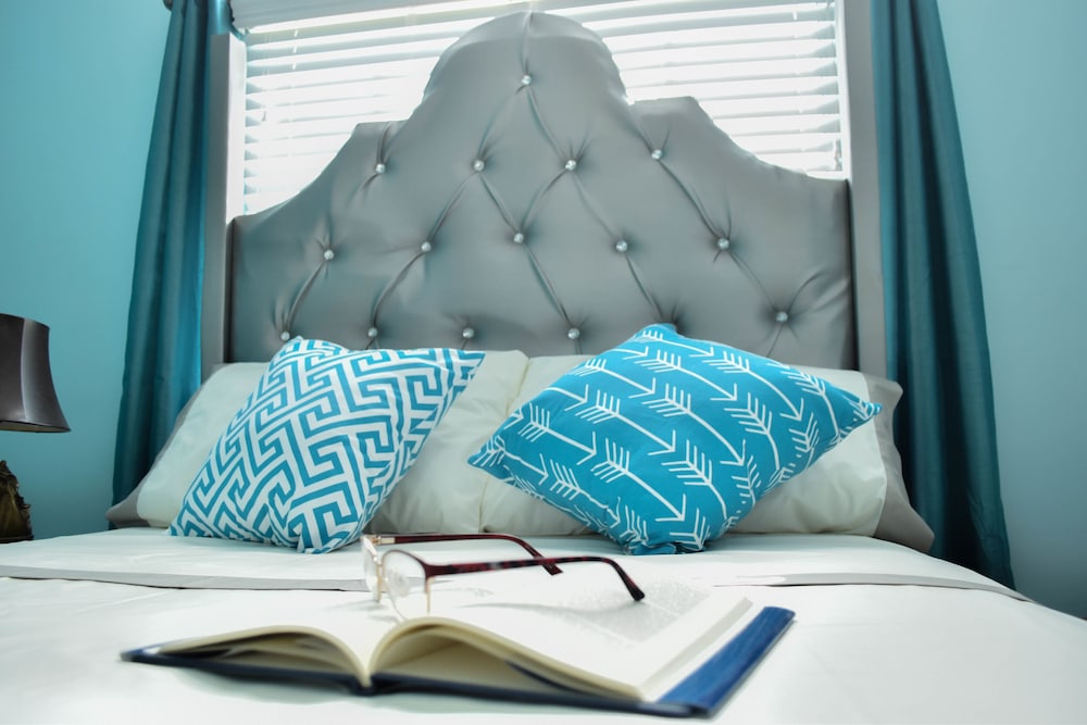 Hotel Caymanas Adrian's Vacation House - Image 1