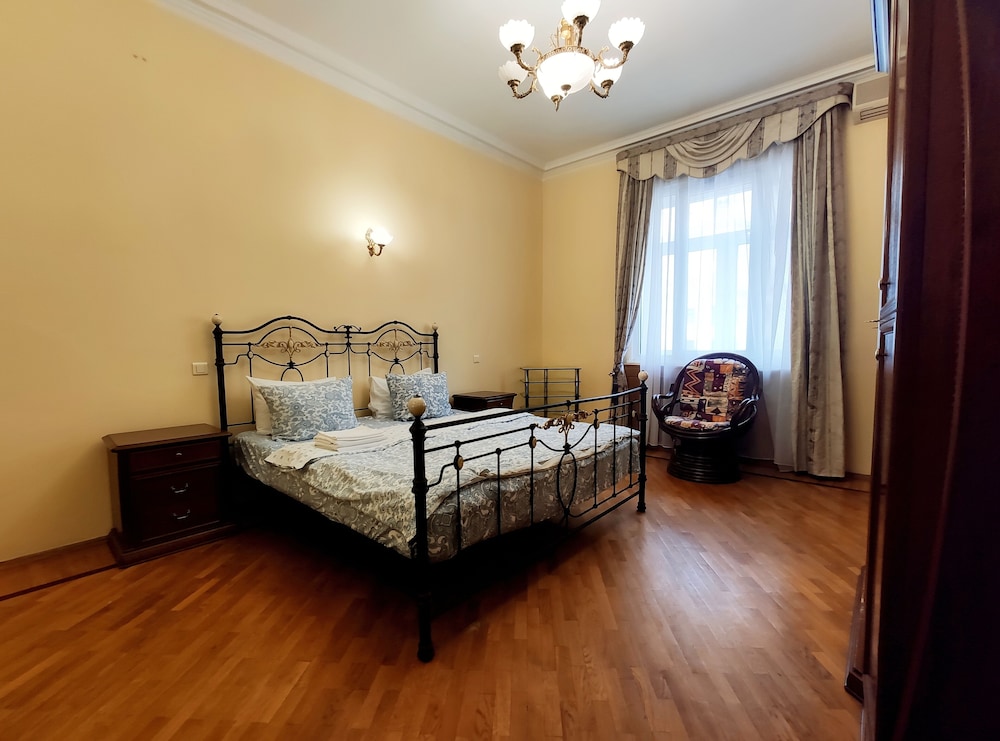 TVST Apartments TV6