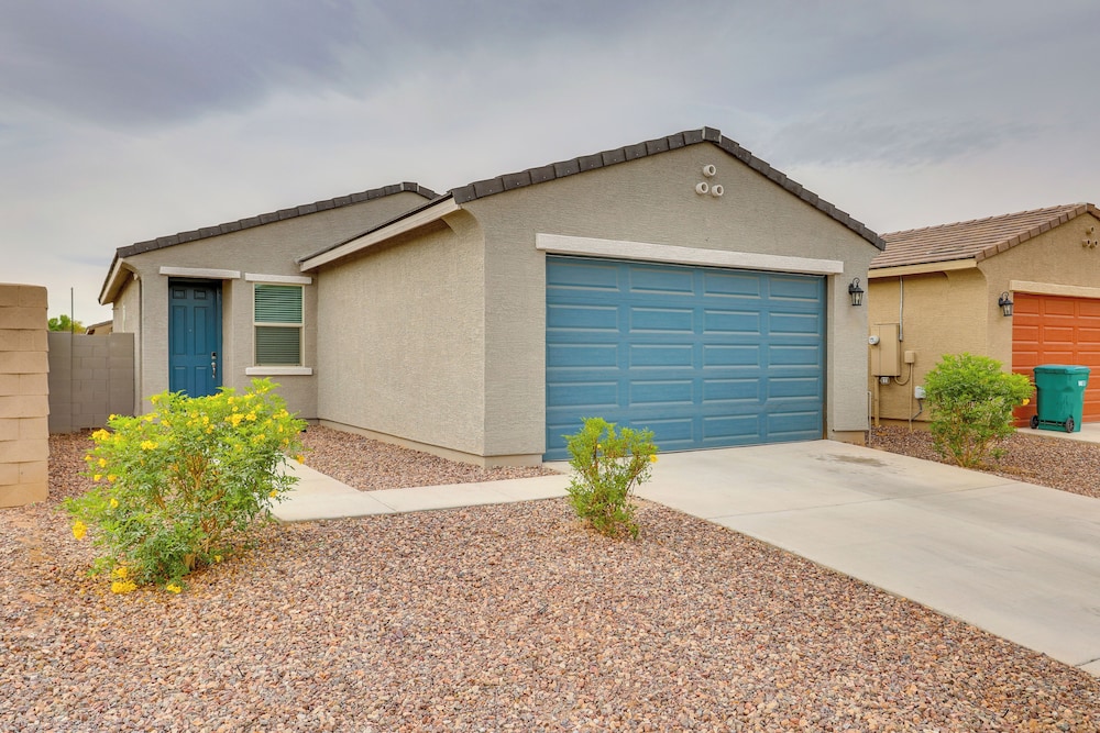 10 Mi to Dtwn Phoenix: Chic Family Home
