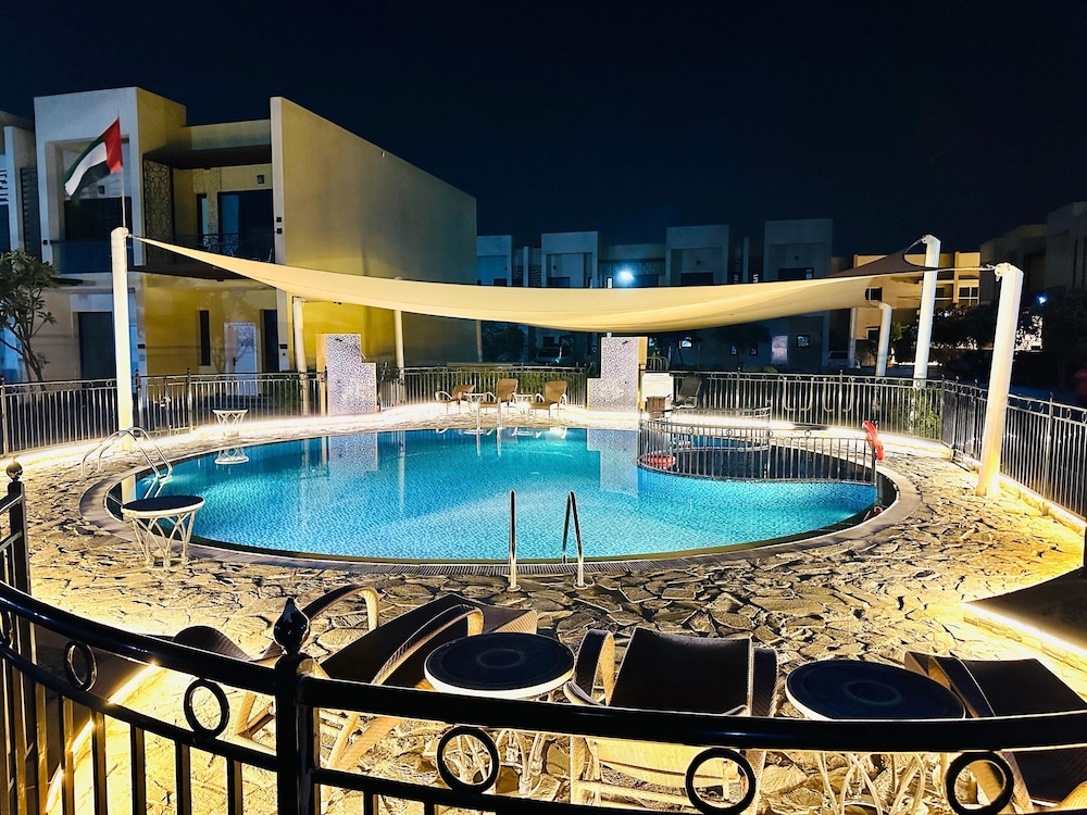 Dubai- 1bhk Villa Townhouse