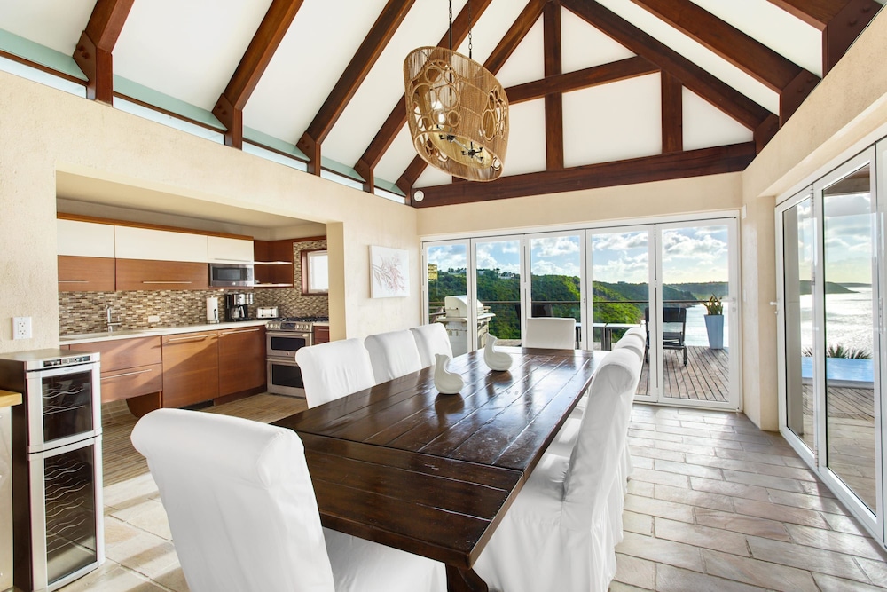 6 BR Villa On Crocus Bay With Pool Concierge - Image 5