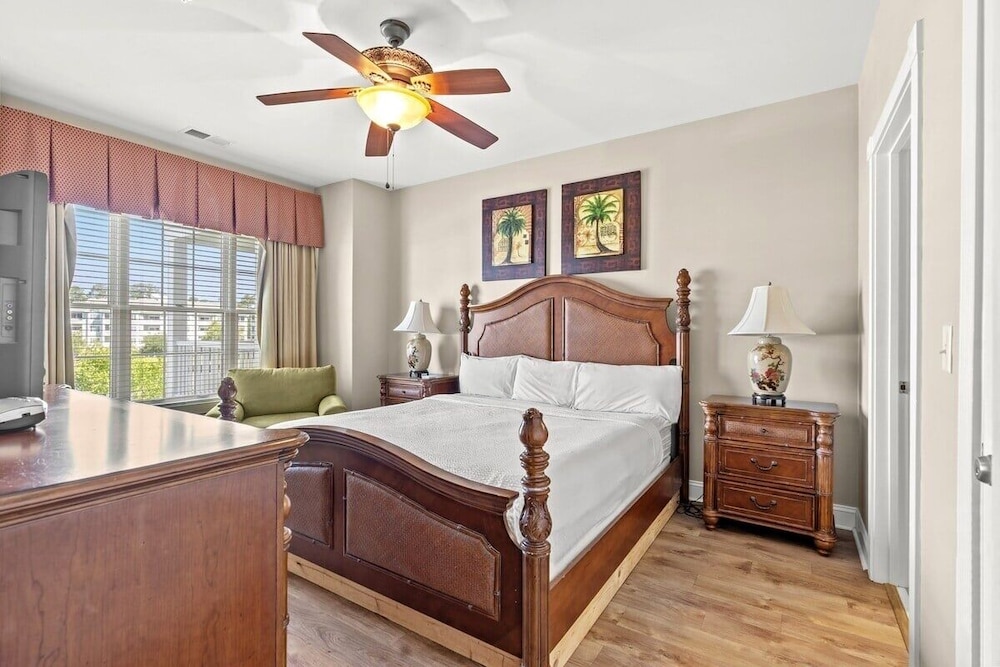 Magnolia Pointe Luster Leaf 4837-301 3 Bedroom Condo