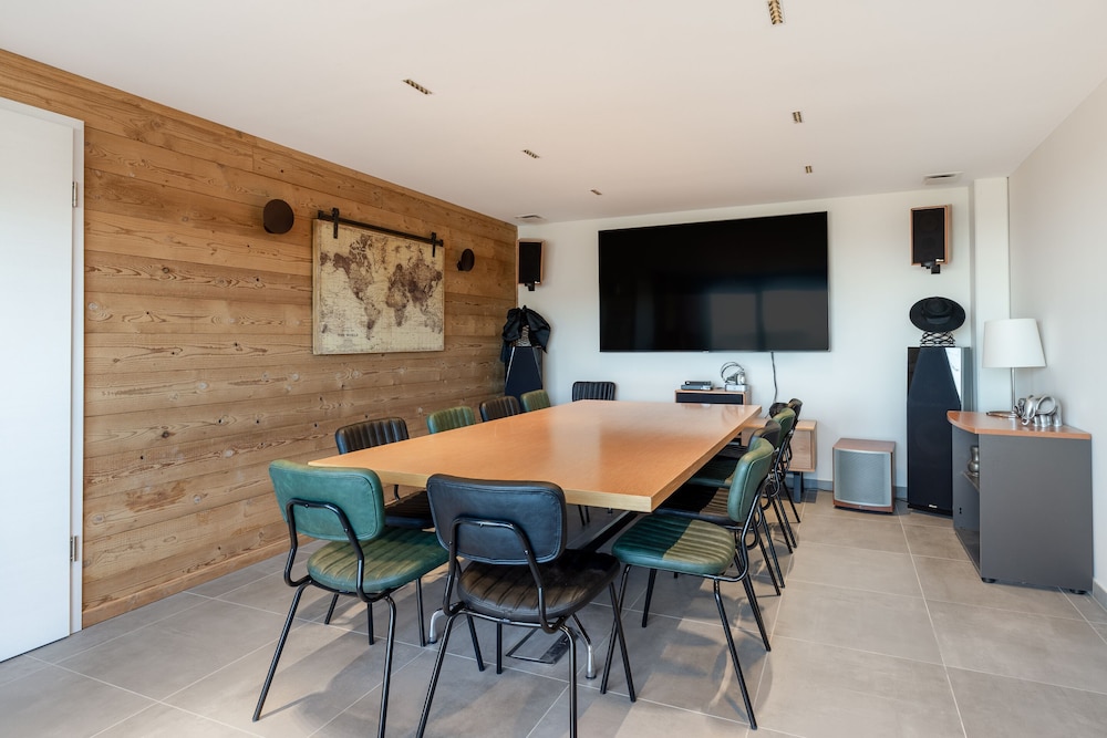 meeting & event spaces