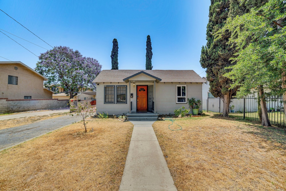 3 Mi to Airport: Pet-friendly Home in Ontario Home