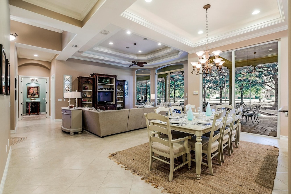 MAJ8978 4 Bedroom Holiday Home by Marco Naples Vacation Homes