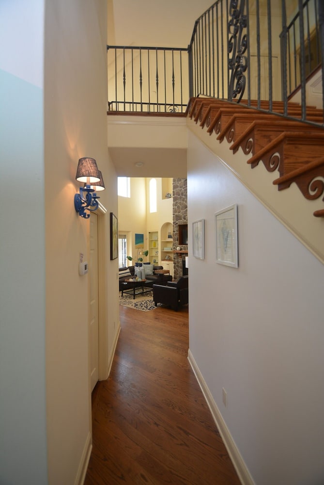Ocean View Paradise - Steps Away From the Beach