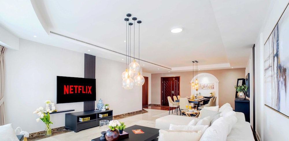 LUX The Al Seef Marina 4 bed Suite