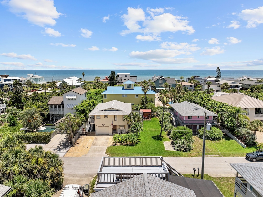 4BR Beach House Spacious Steps From Sand