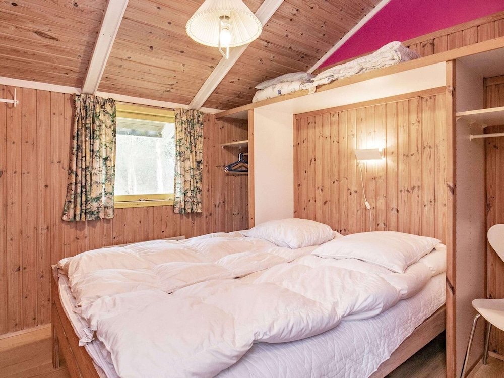 Lovely Holiday Home in Humble near Sea view 4