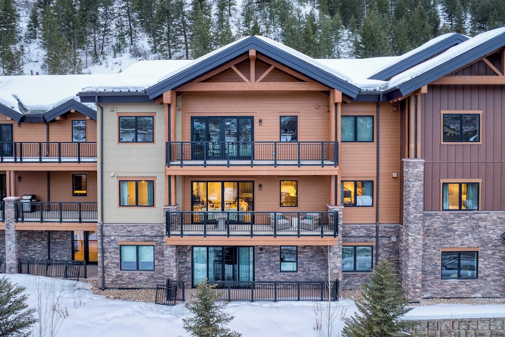 Luxe 3bdr Near Vail w/ Views Gym, Pool, Game Room Alpine Oasis at Frontgate