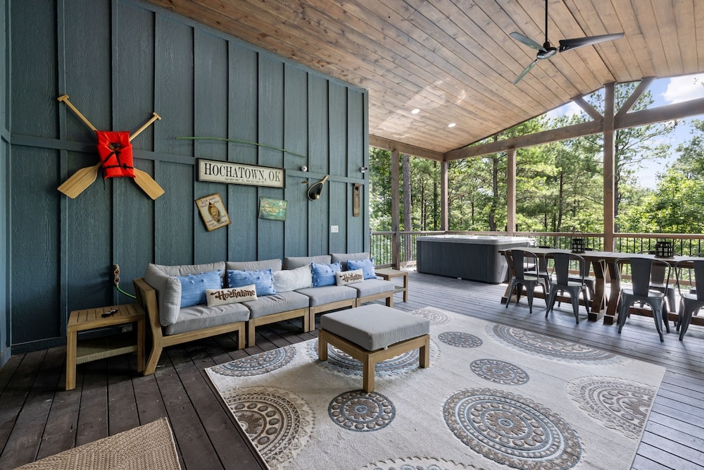 Chic Rustic Cabin Woodsy Retreat in Eagle Mt view 4