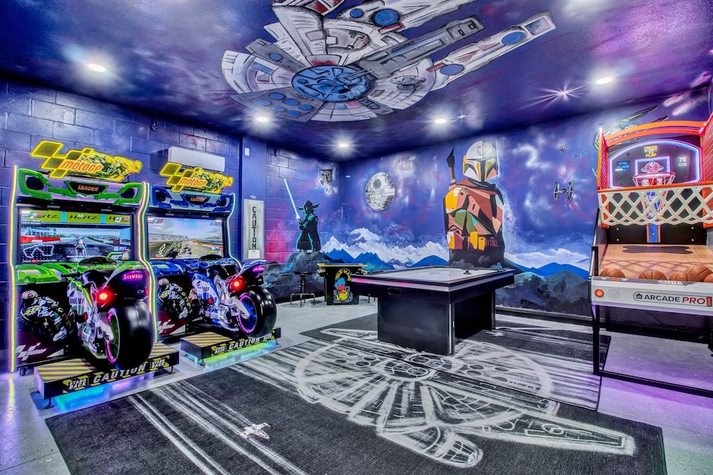 Nassau by Avantstay 9bdr Pool Game Room