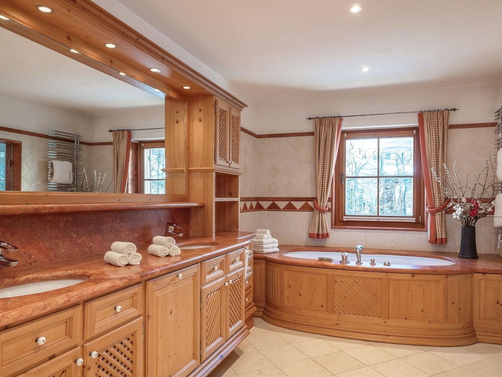 Exclusive Tyrolean Chalet Near Ski Lifts