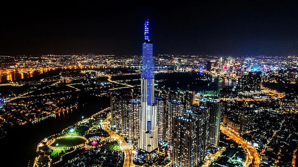 Apartment Landmark 81 by Urban Home