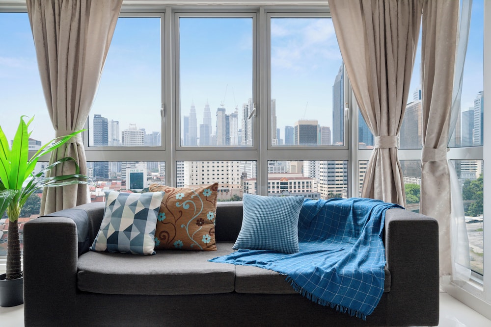 NaiBnB @ Regalia Residence