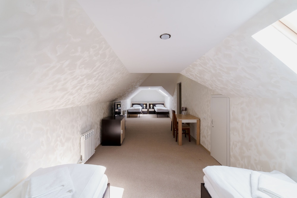 Hotel Balmont