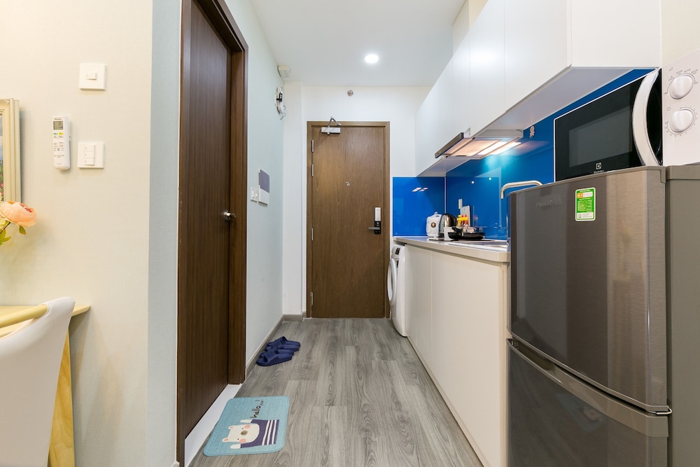 Jennifer House - Millenium Apartment