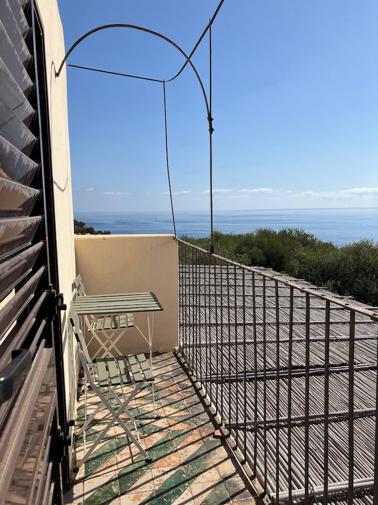 Casa Bacco, Capistello