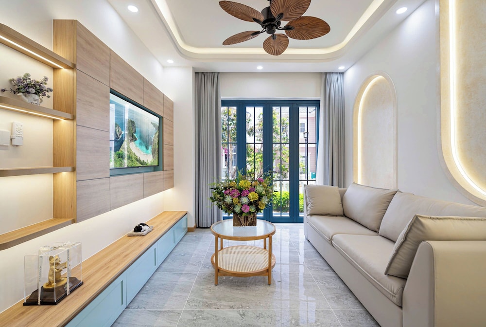 SURI VILLA