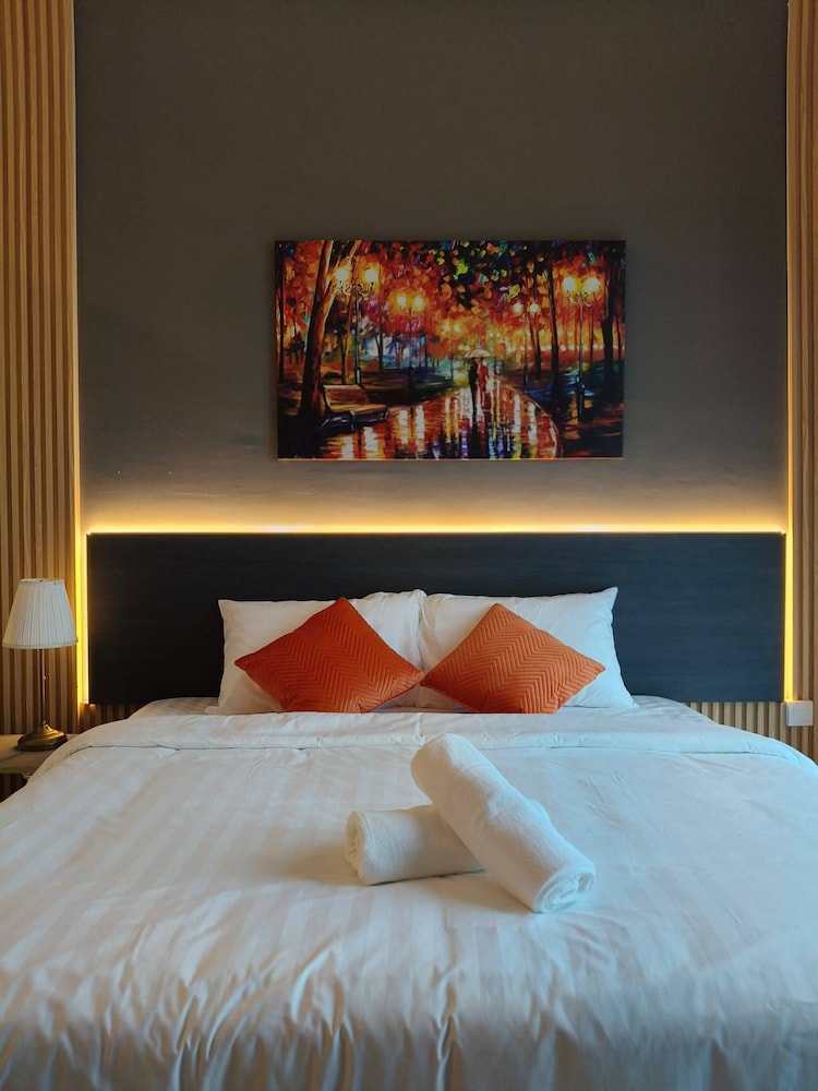 Twin Galaxy Minimalist Studio 2-4pax CIQ JB Town