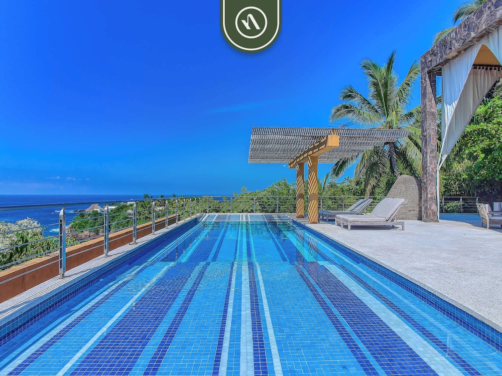 Luxury Oceanfront Villa - Private Beach - Pool