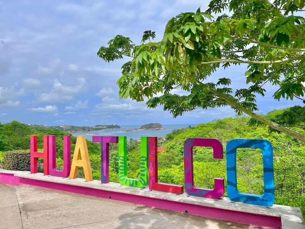 CONDO MIR  BY TRVL2HM - Property Image 1