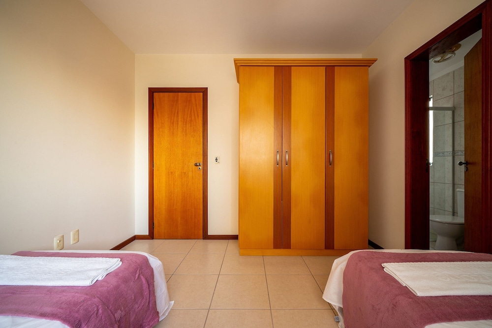 Sea View Apartm. 130m From the Beach in BC Esa901